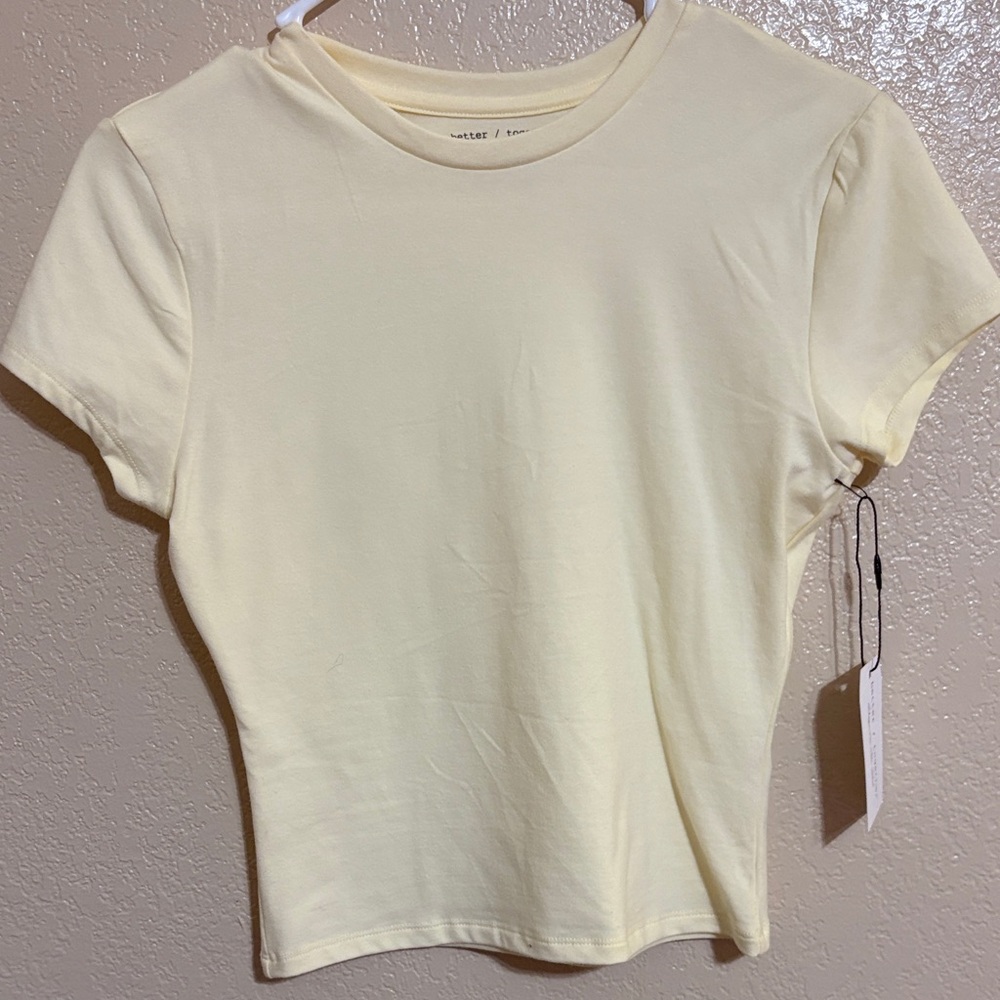 cutesy yellow tee